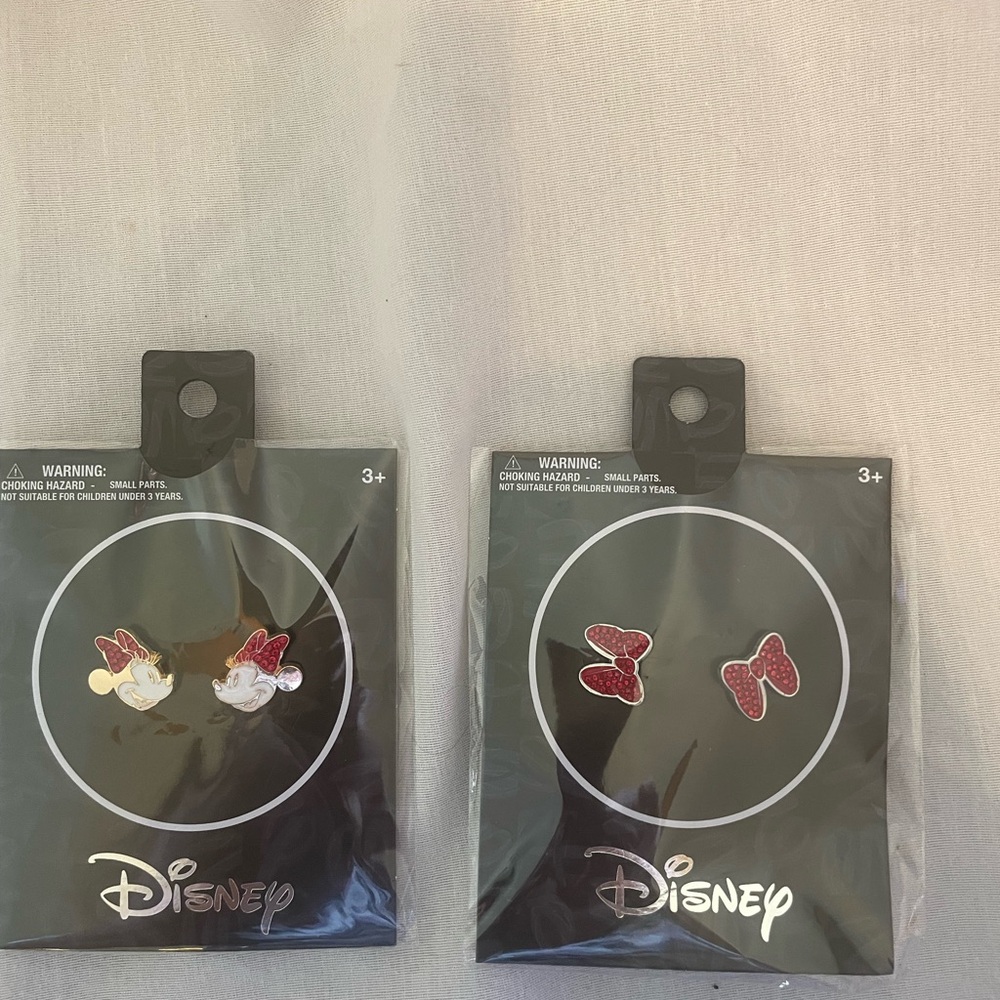 Minnie Mouse Inspired Earrings 2Pair Minnie’s Adorable face /Bow NWT